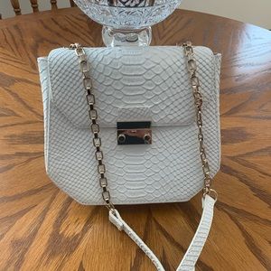 White House Black Market 👜